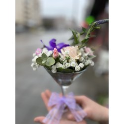 Arrangement in a glass